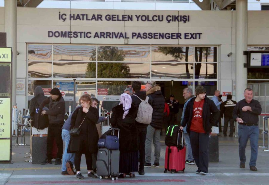 Antalya Depremzedeleri Ağırlamaya Devam Ediyor