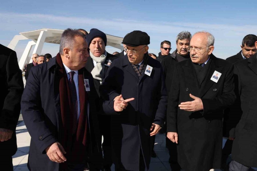 Deniz Baykal Son Yolculuğuna Uğurlandı