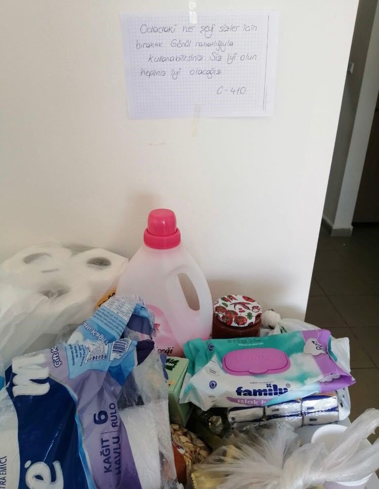 Eskişehir’de Üniversiteliler Depremzedeler İçin Masalarını Dolu Bıraktı