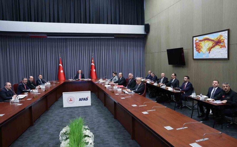 Kabine Toplantısı, Cumhurbaşkanı Recep Tayyip Erdoğan Başkanlığında Afad Merkez Binasında Başladı.