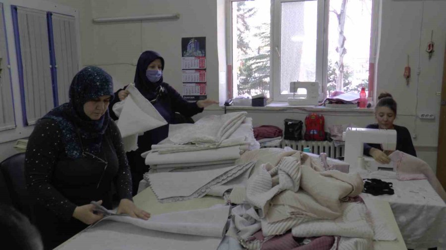 Kayseri’de ’fabrika Okullar’ Deprem Bölgesi İçin Seferber Oldu