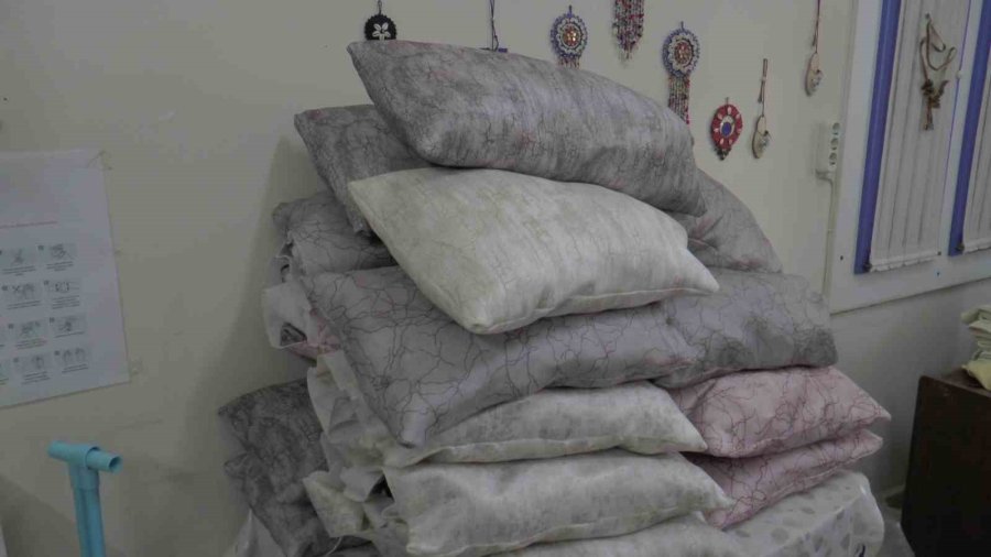 Kayseri’de ’fabrika Okullar’ Deprem Bölgesi İçin Seferber Oldu