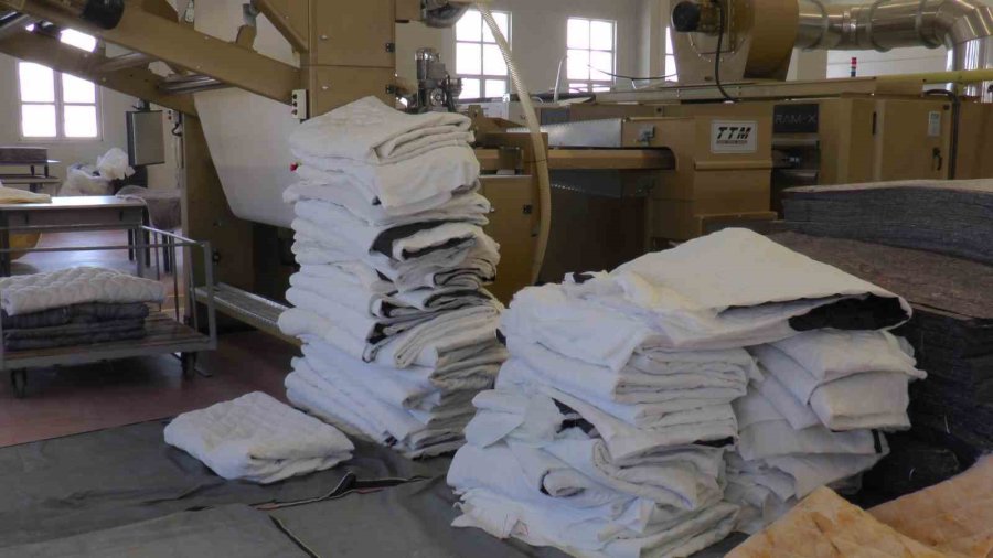 Kayseri’de ’fabrika Okullar’ Deprem Bölgesi İçin Seferber Oldu