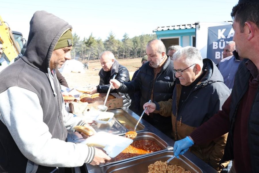 Başkan Büyükkılıç’a Deprem Bölgesi’nden Teşekkür