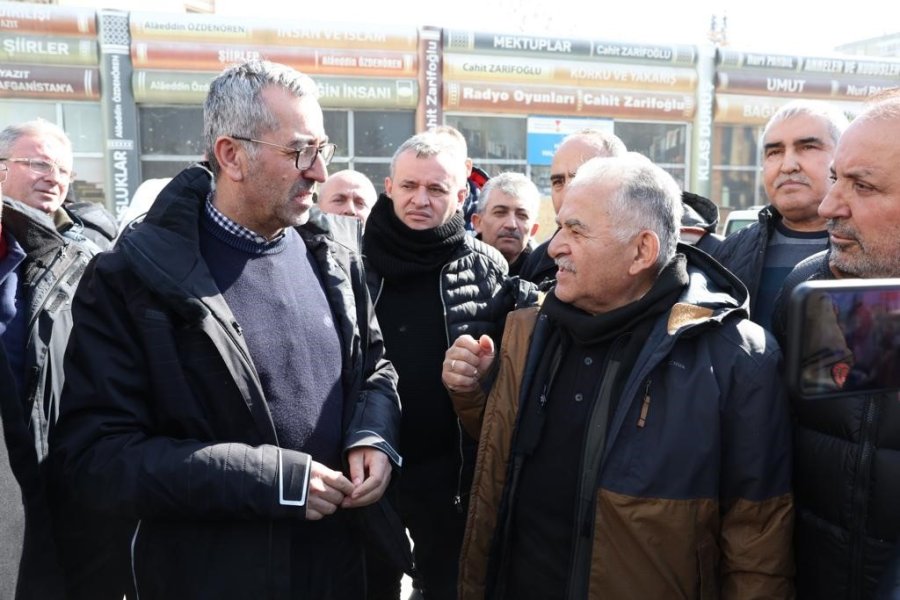 Büyükkılıç: "kayseri Büyükşehir, Deprem Bölgesinde Temizlik Çalışmalarına Devam Ediyor"