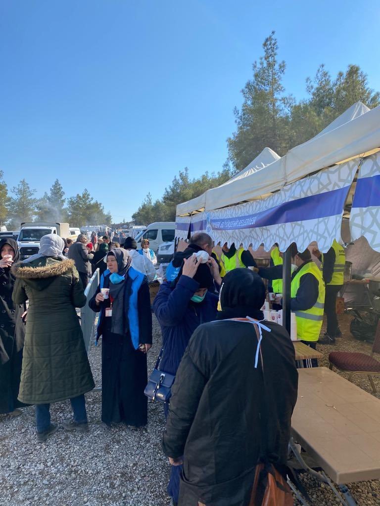 Kayseri Büyükşehirden Günlük 15 Bin Depremzedeye Sıcak Yemek Hizmeti