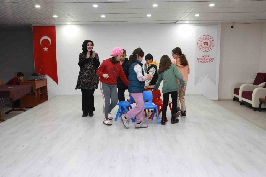Büyükşehir’in Depremzede Çocuklar İçin Psikolojik Desteği Başladı