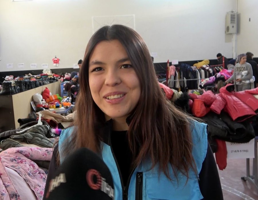 Hatice Nur’un Küçük Kalbiyle Kurduğu Büyük Cümleler Görevliyi Duygulandırdı