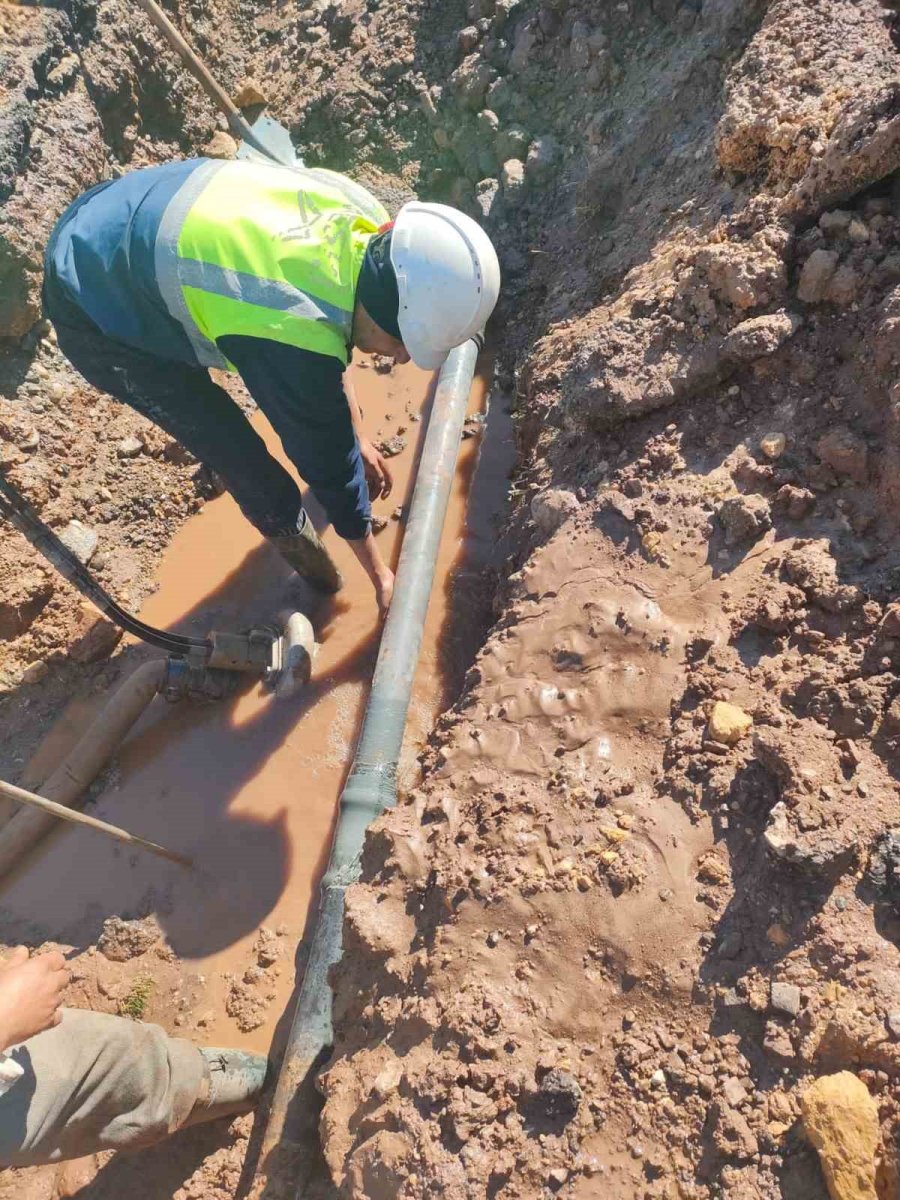 Meski, Adıyaman’da Depremden Zarar Gören İçmesuyu Hatlarını Onarıyor