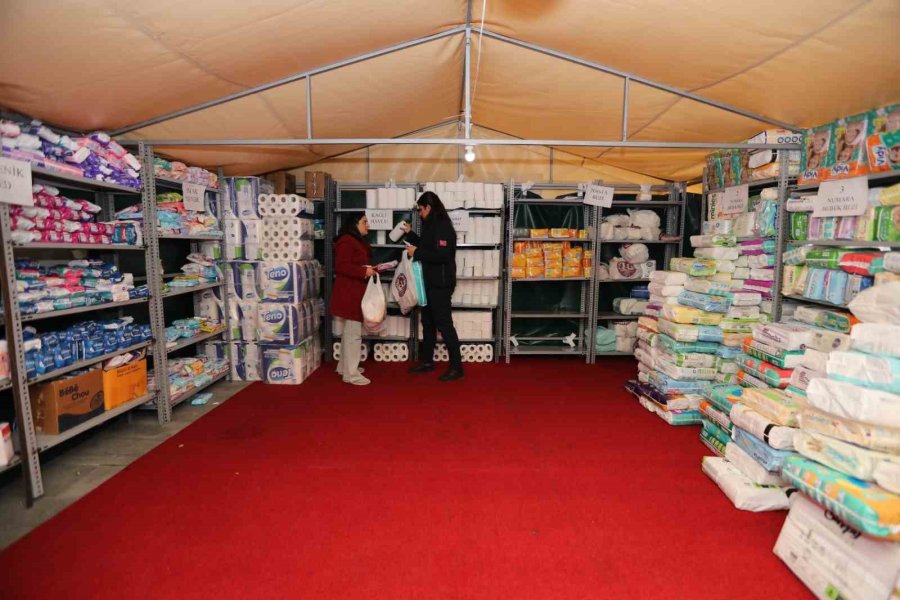 Mezitli Belediyesi Halk Masası Depremzedeler İçin Çalışıyor