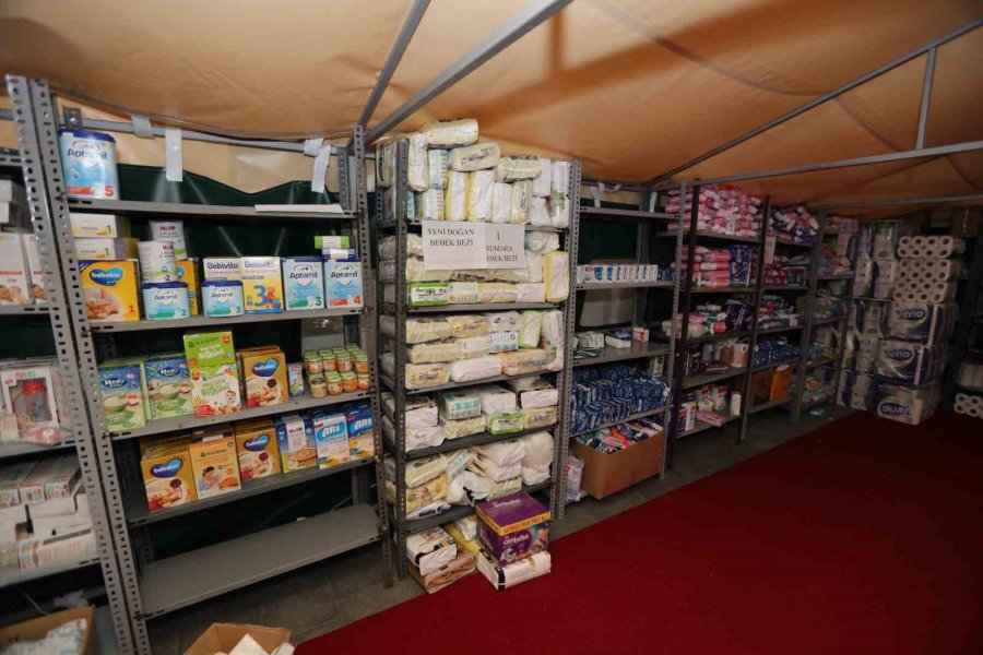 Mezitli Belediyesi Halk Masası Depremzedeler İçin Çalışıyor