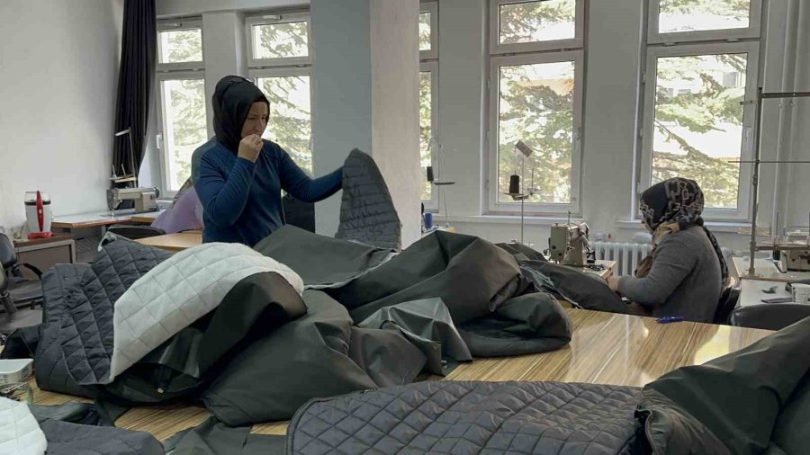 Niğde’den Yardımlar Devam Ediyor