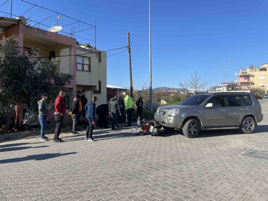 Gazipaşa’da Motosikletle Otomobil Çarpıştı: 1 Yaralı