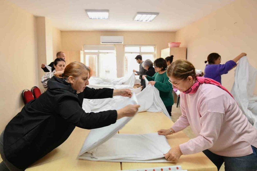 Deprem Bölgesi İçin En Acı Mesai