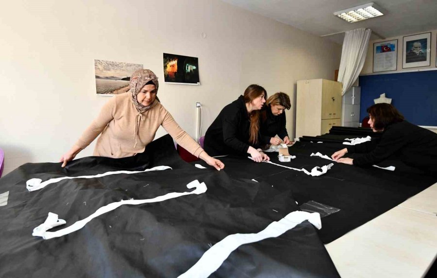 Deprem Bölgesi İçin En Acı Mesai