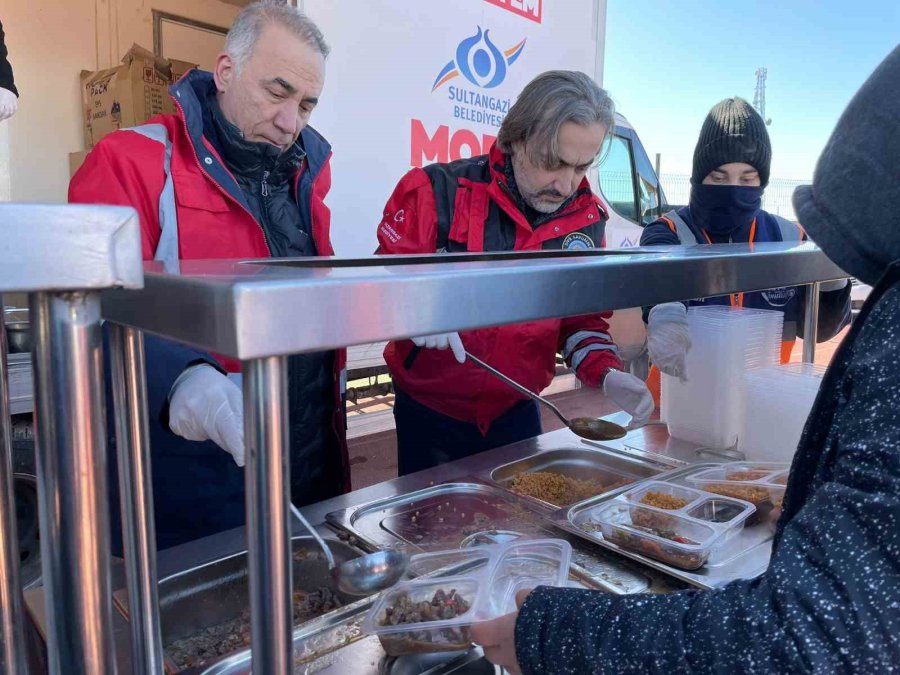 Başkan Dursun Deprem Bölgesinde Afetzedelerle Birlikte
