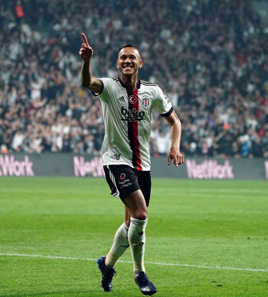 Beşiktaş’ta Josef De Souza Gidiyor, Maxim Geliyor