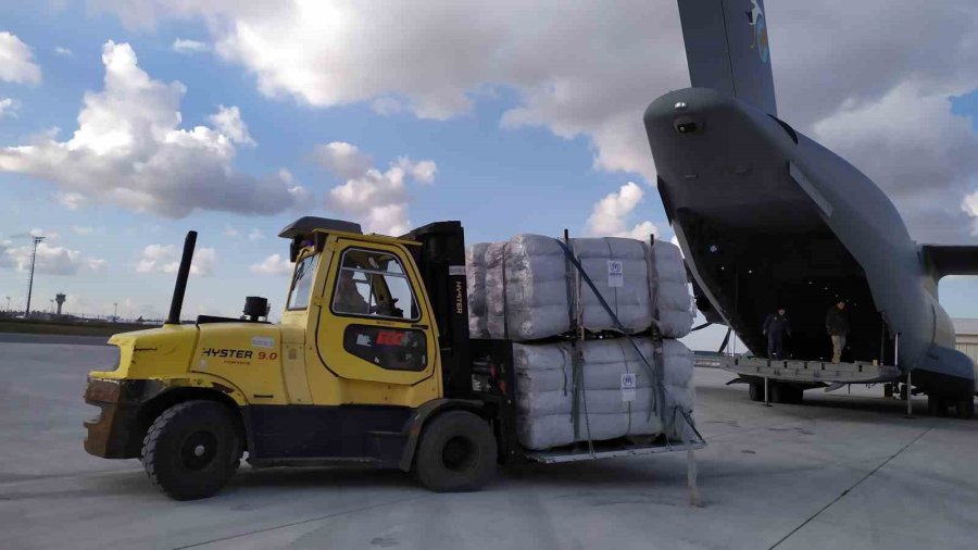 Pek Çok Ülkeden Gelen 11 Tır Çadır, İstanbul’dan Askeri Kargo Uçaklarıyla Yola Çıktı