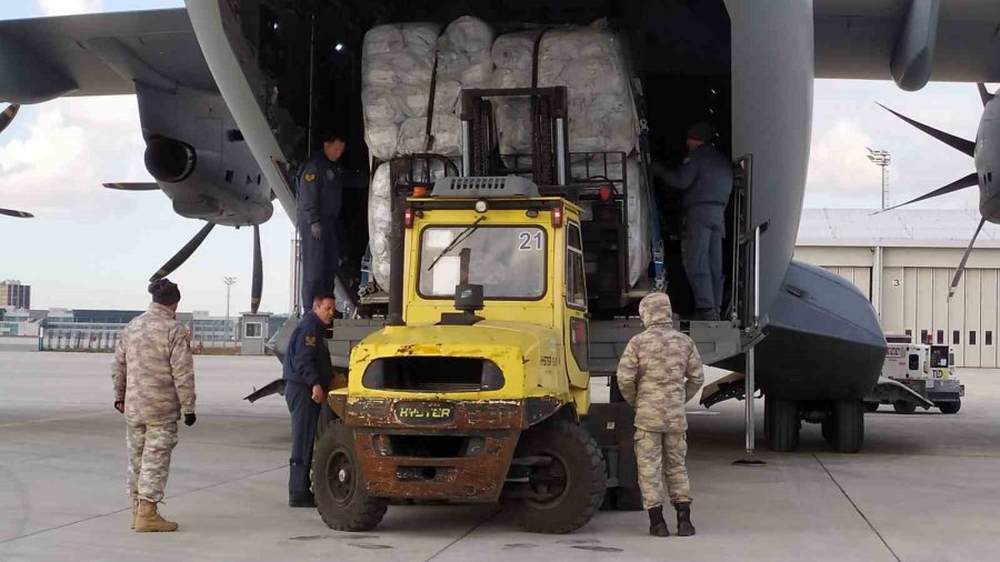 Pek Çok Ülkeden Gelen 11 Tır Çadır, İstanbul’dan Askeri Kargo Uçaklarıyla Yola Çıktı