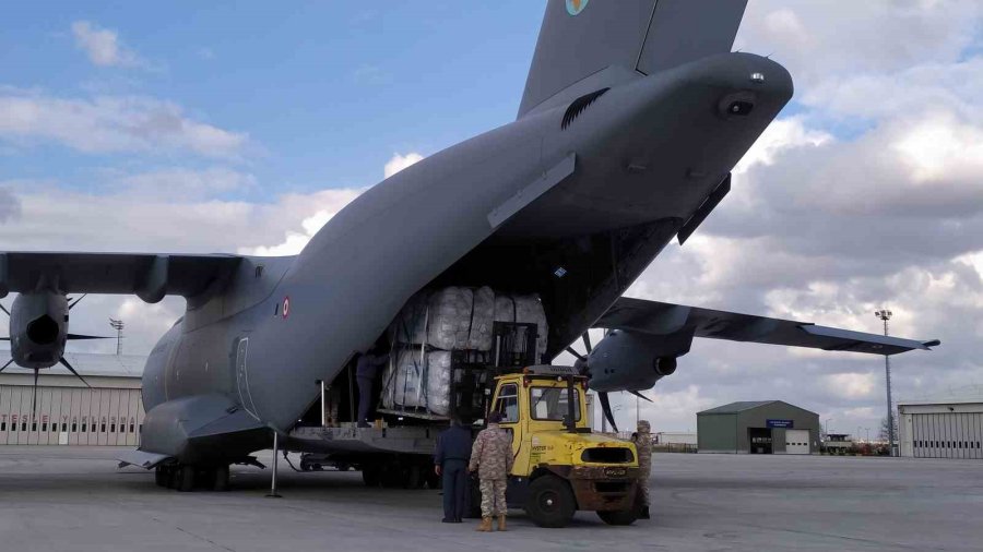 Pek Çok Ülkeden Gelen 11 Tır Çadır, İstanbul’dan Askeri Kargo Uçaklarıyla Yola Çıktı