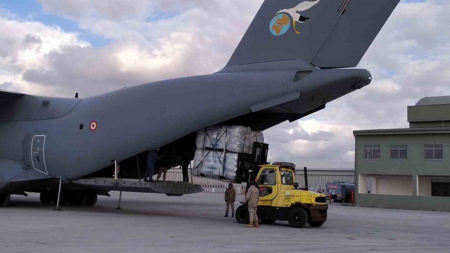 Pek Çok Ülkeden Gelen 11 Tır Çadır, İstanbul’dan Askeri Kargo Uçaklarıyla Yola Çıktı