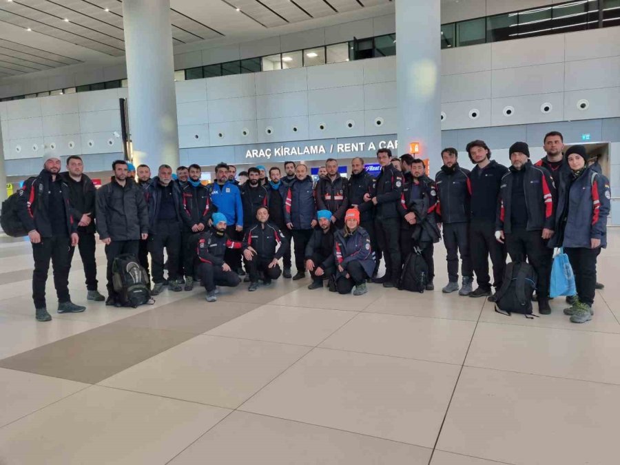 "zeytinburnu Belediyesi Afad Kentsel Arama Kurtarma Ekibi” İstanbul’a Döndü