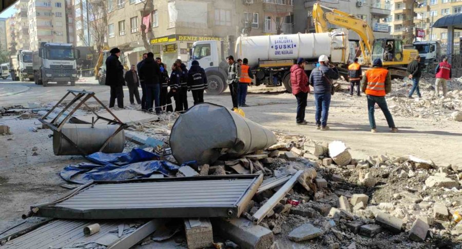 Deprem Soruşturmasında Gözaltı Kararı Verilen 14 Kişiden 3’ü Enkaz Altında Kalarak Öldü