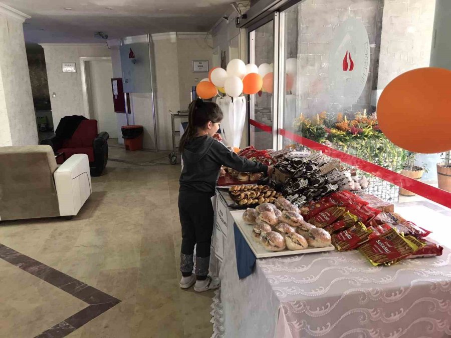 Depremzedelerin Yaralarını Eskişehir Öğretmen Evi’nde Sarıyor