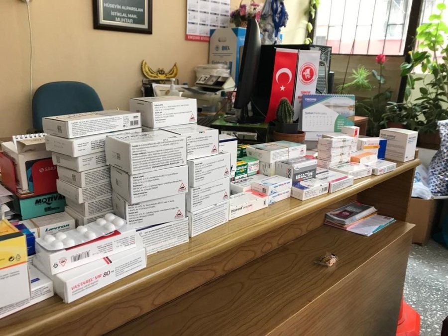 Muhtardan Depremzedeler İçin İlaç Kampanyası