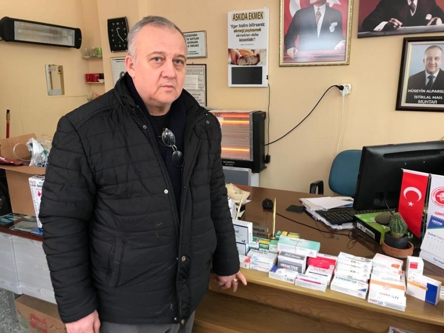 Muhtardan Depremzedeler İçin İlaç Kampanyası