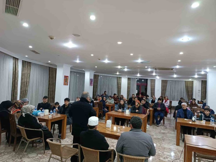 Hayatını Kaybeden Depremzedeler İçin Kur’an-ı Kerim Okundu