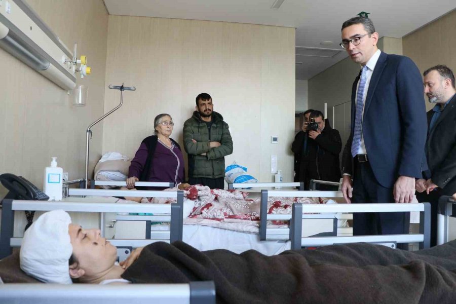 Mersin Şehir Hastanesinin Depremde Zarar Gördüğü İddiaları Gerçeği Yansıtmıyor