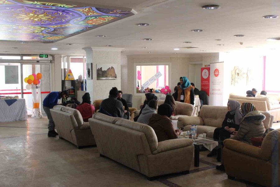 Depremzedelerin Yaralarını Eskişehir Öğretmen Evi’nde Sarıyor