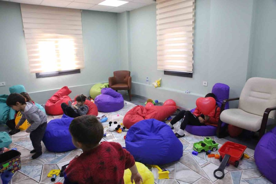 Oyunlarla Yaşadıkları Şoku Atlatmaya Çalışıyorlar