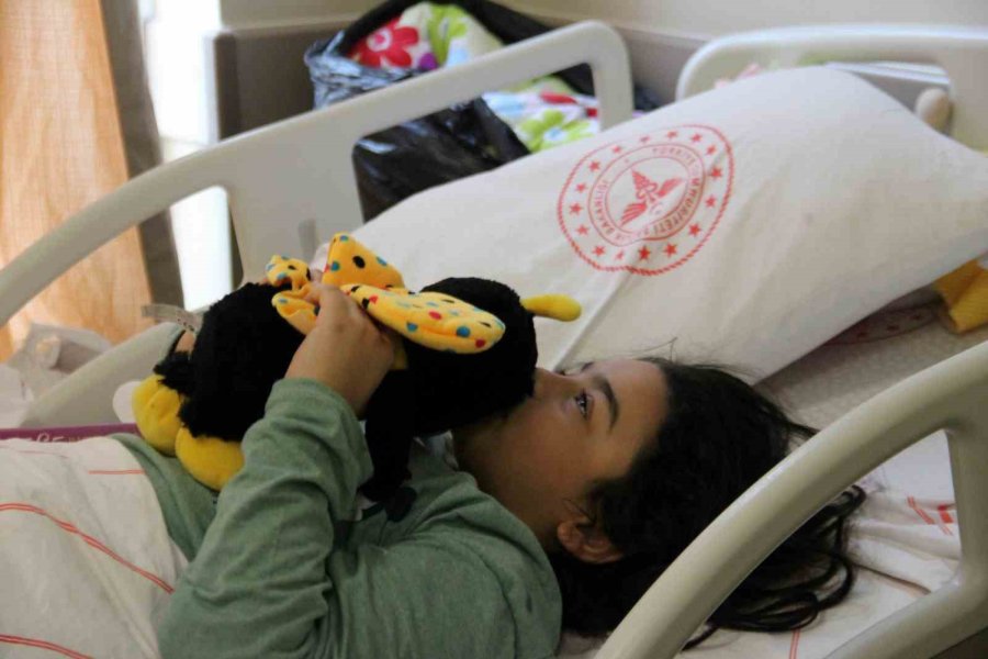 Tedavi Gören Depremzede Anne: "sağlıkçılar Dondu, Ama Bizi Hiç Bırakmadılar"