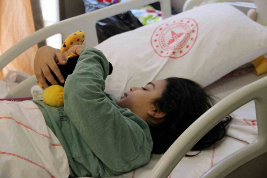 Tedavi Gören Depremzede Anne: "sağlıkçılar Dondu, Ama Bizi Hiç Bırakmadılar"