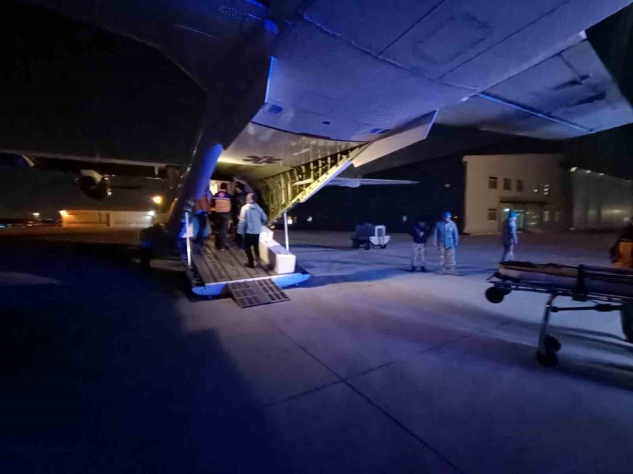 Depremin 10. Gününde 4 Yaralı Depremzede Daha İstanbul’a Getirildi