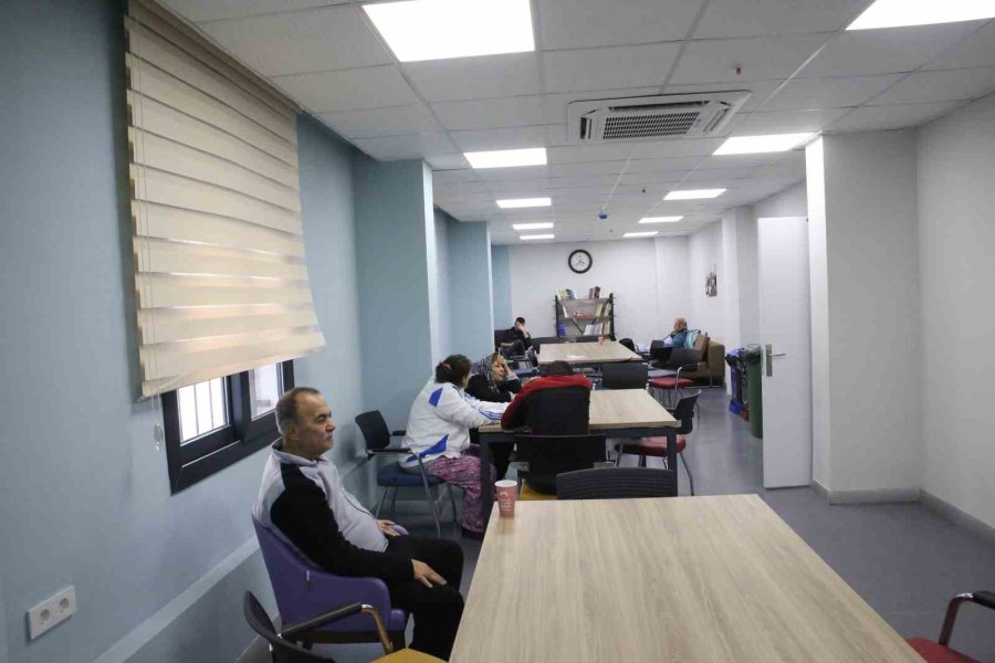 Oyunlarla Yaşadıkları Şoku Atlatmaya Çalışıyorlar