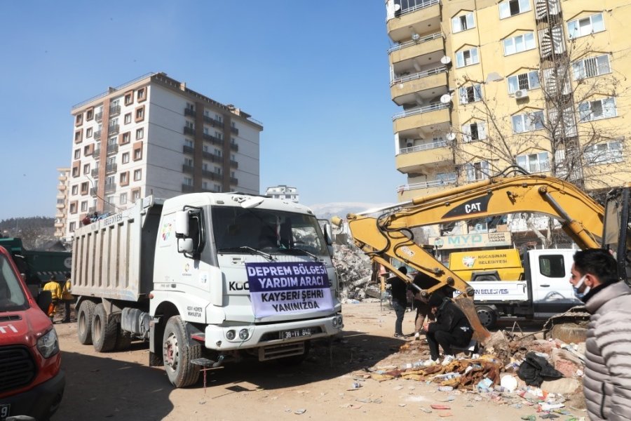 Başkan Çolakbayrakdar: "yaraların En Hızlı Şekilde Sarılması İçin Var Gücümüzle Çalışıyoruz"