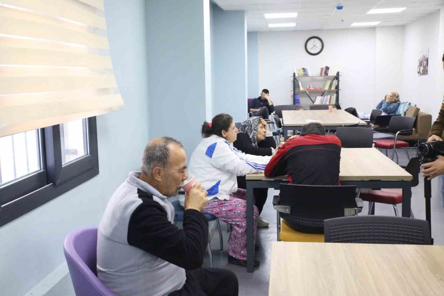 Oyunlarla Yaşadıkları Şoku Atlatmaya Çalışıyorlar