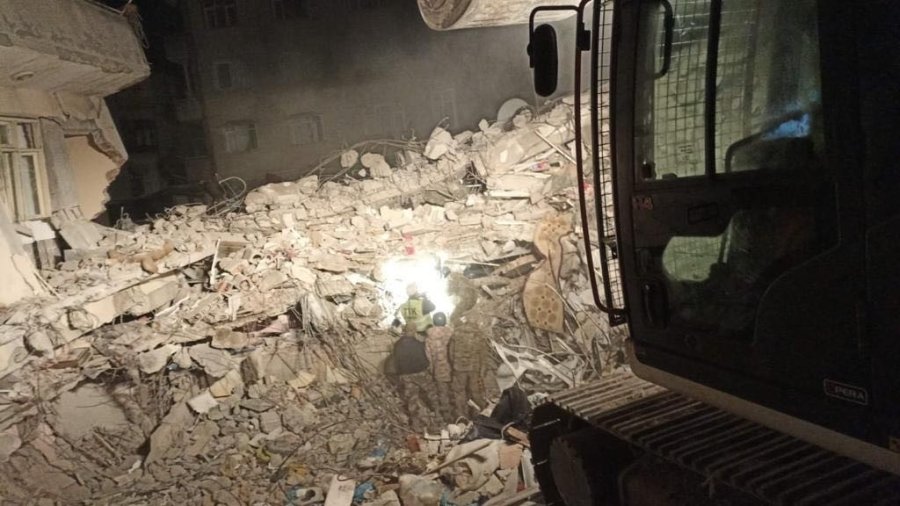 Msb: "2’nci Kolordu İstihkam Alayı Arama Faaliyetine Aydınlatmalı Olarak Devam Ediyor"