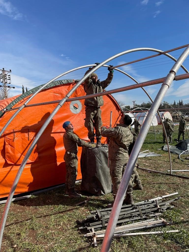 10’uncu Komando Tugayı Çadır Kurma Faaliyetine Devam Ediyor