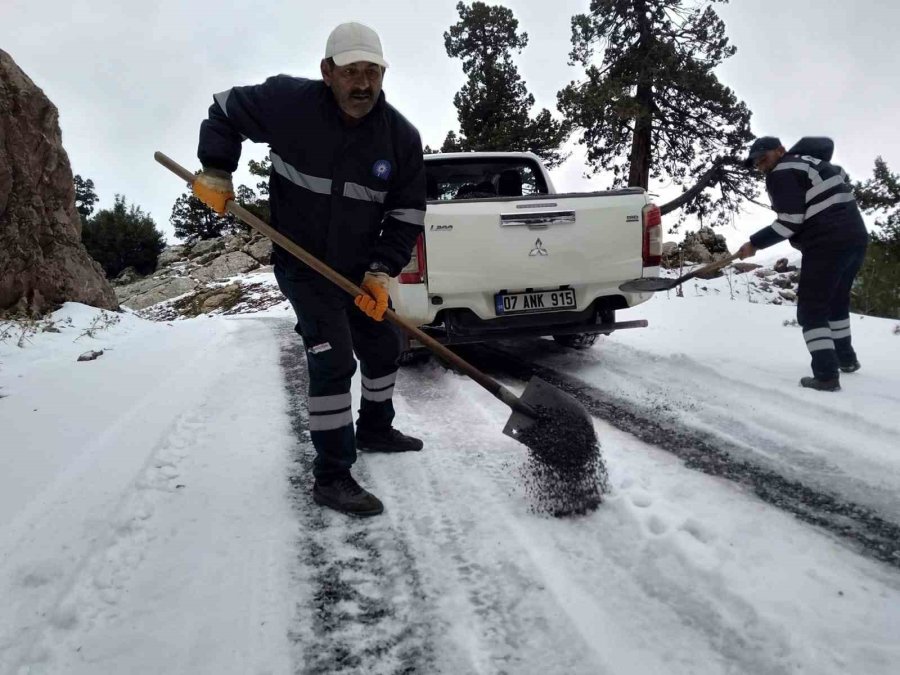Alanya Ve Kaş’ın Yüksek Kesimlerinde Kar Ve Heyelanla Mücadele