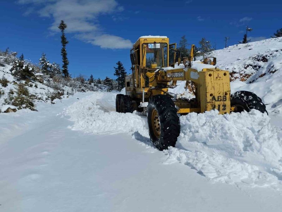 Alanya Ve Kaş’ın Yüksek Kesimlerinde Kar Ve Heyelanla Mücadele