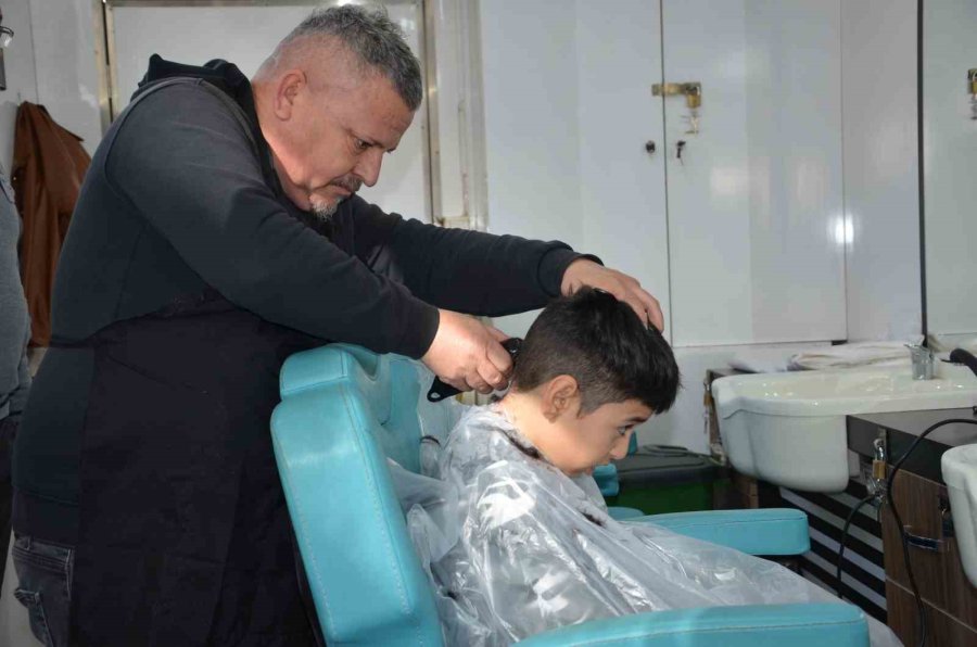 Depremzedeler İçin Mobil Kuaför