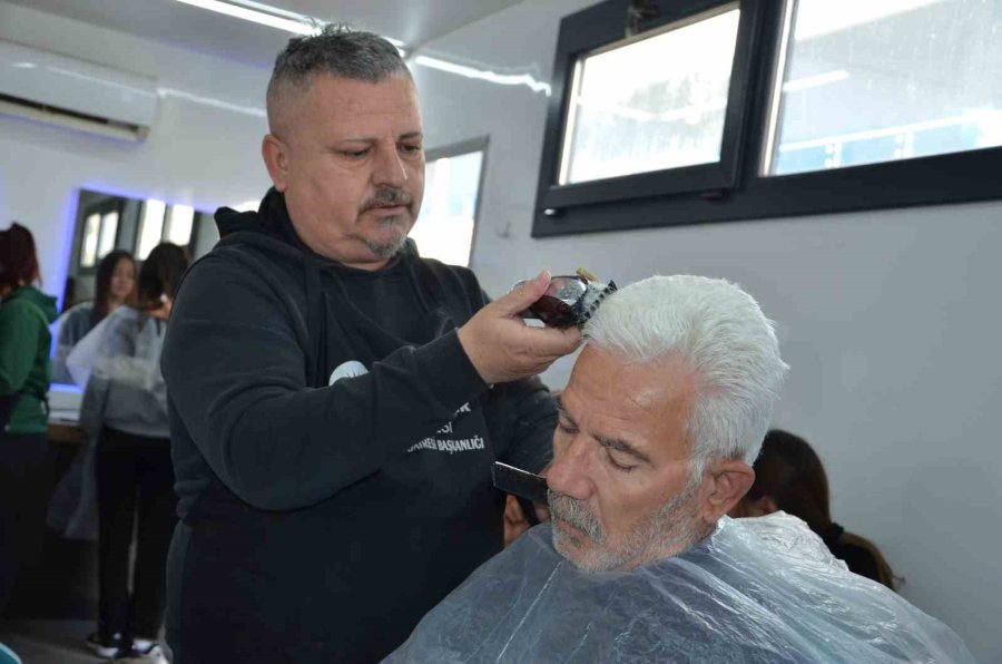 Depremzedeler İçin Mobil Kuaför