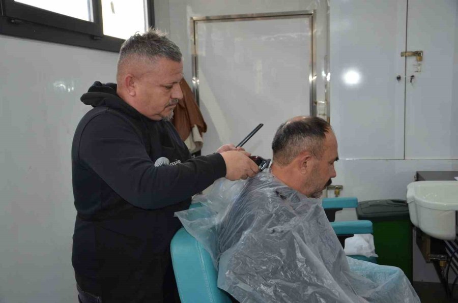 Depremzedeler İçin Mobil Kuaför