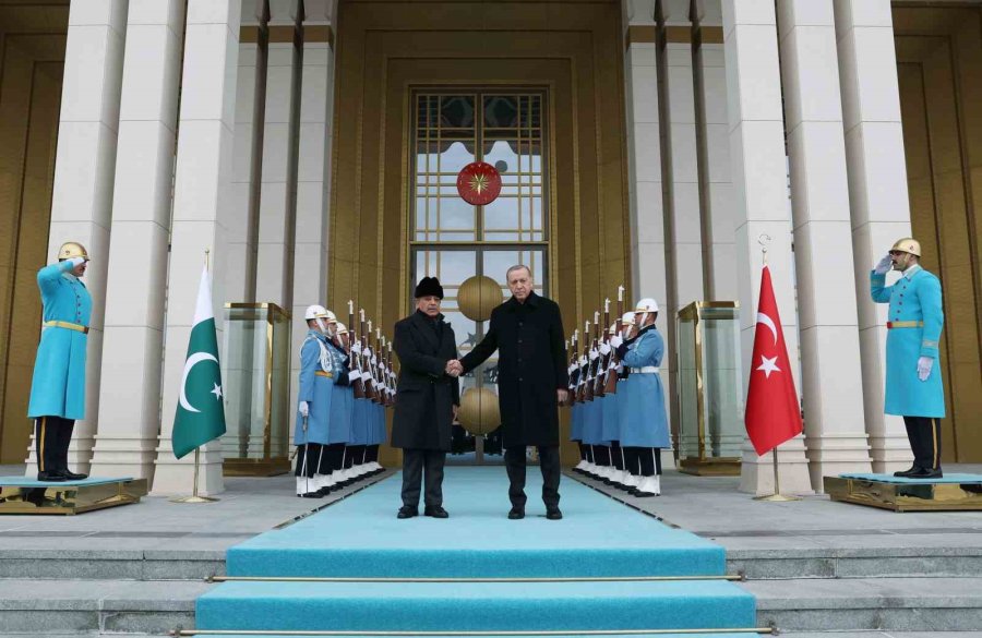 Cumhurbaşkanı Erdoğan, Pakistan Başbakanı Şahbaz Şerif’i Kabul Etti