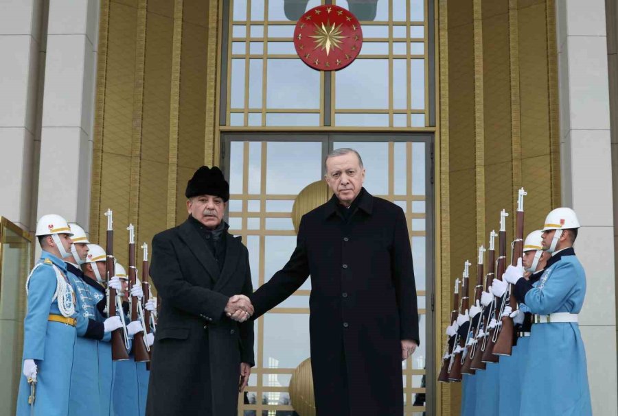 Cumhurbaşkanı Erdoğan, Pakistan Başbakanı Şahbaz Şerif’i Kabul Etti