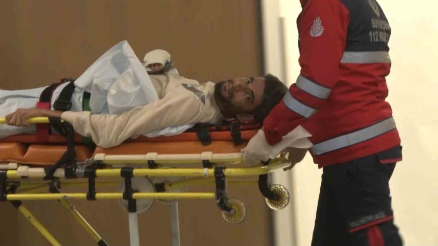 Yaralı Depremzedelerden 5’i Çam Ve Sakura Şehir Hastanesi’ne Getirildi